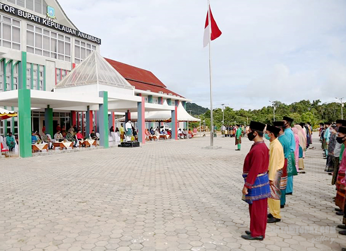 Upacara peringatan Hari Jadi Kabupaten Kepulauan Anambas ke-12 di Lapangan Sekretariat Daerah